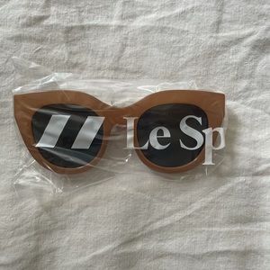 Le Specs, Air Heart, Caramel